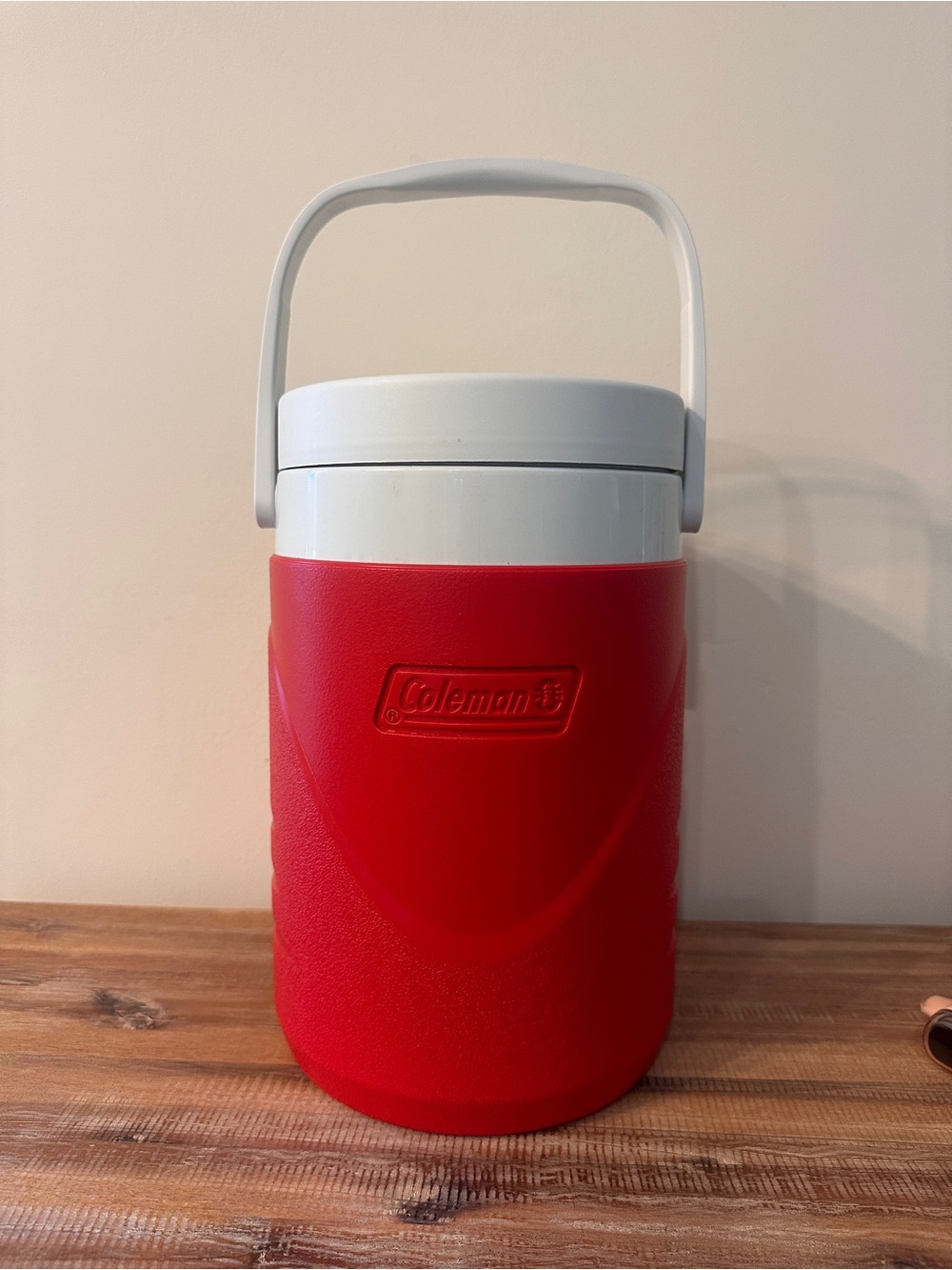 Vintage Coleman 6001 Red White 1 Gallon Water Jug Cooler Made in USA